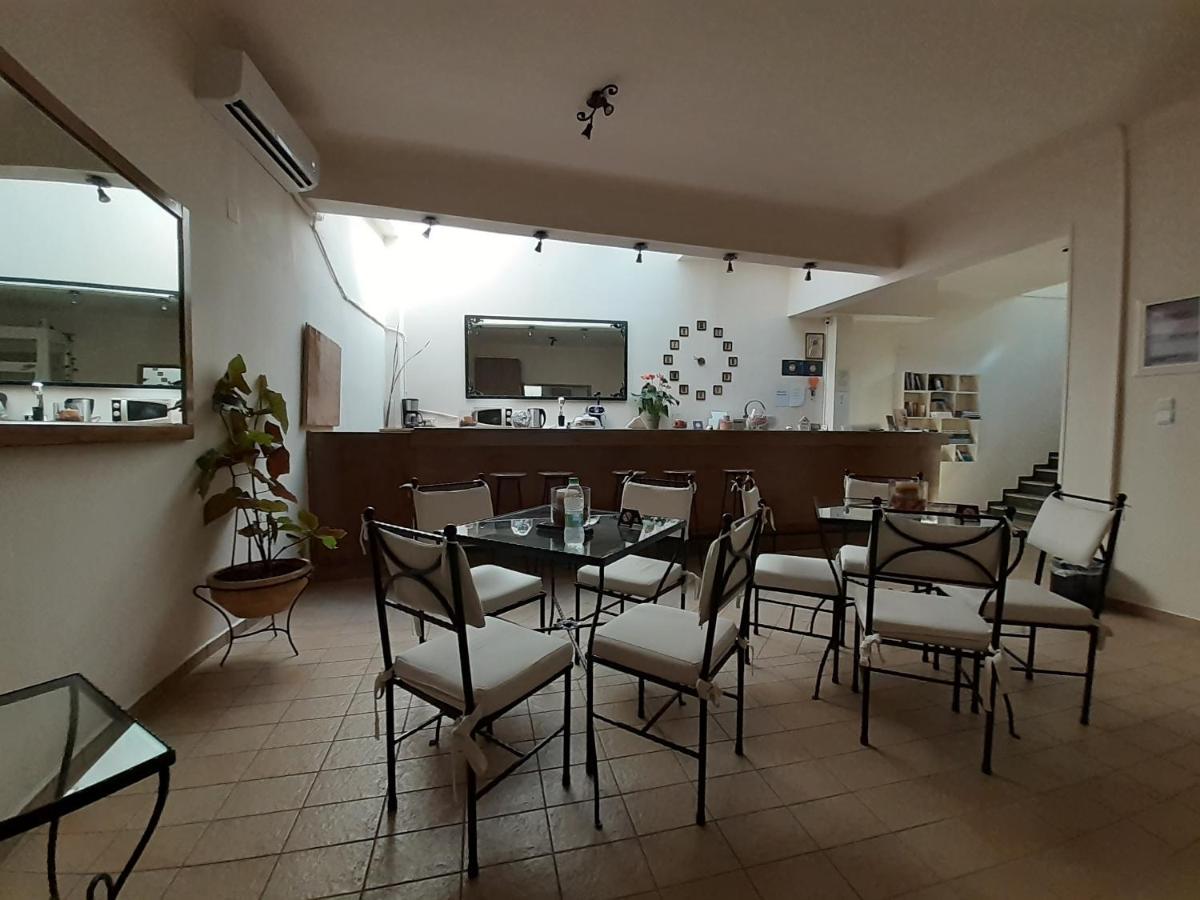 Central 9 Rooms Ermoupoli Esterno foto